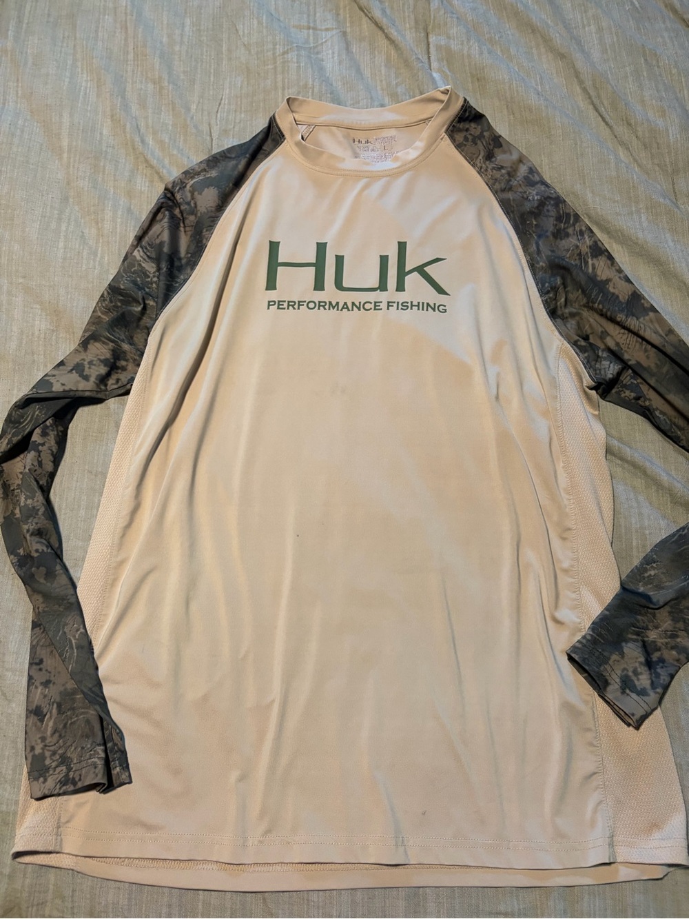 Huk Two-Tone Performance Shirt in Tan and Dark Green